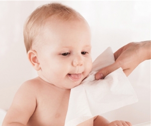 宝宝的纸巾要认真选 买错了很危险