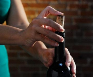 开瓶后的葡萄酒该如何保存？