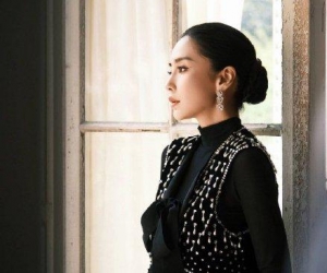 <b>Angelababy黑裙造型神秘优雅 身姿妖娆宛如复古名伶</b>