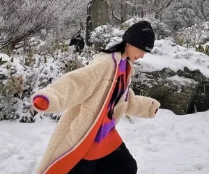 除了UGG，冬日的时髦精还能穿什么又保暖又特别